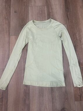 Lululemon Light Green Long-Sleeve Women's Top